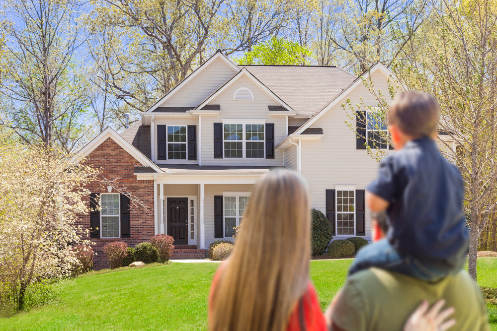 What to Look for in the Roofing When Buying a New Home